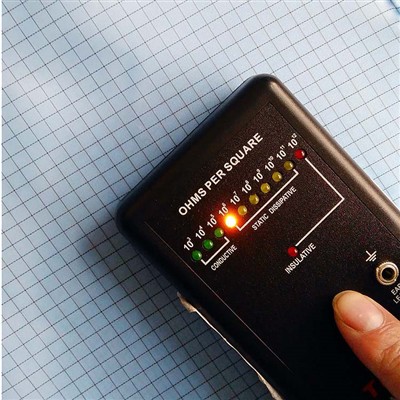 msielaħ tal-kamra nadifa bħala materjal antistatiku għall-ħwejjeġ